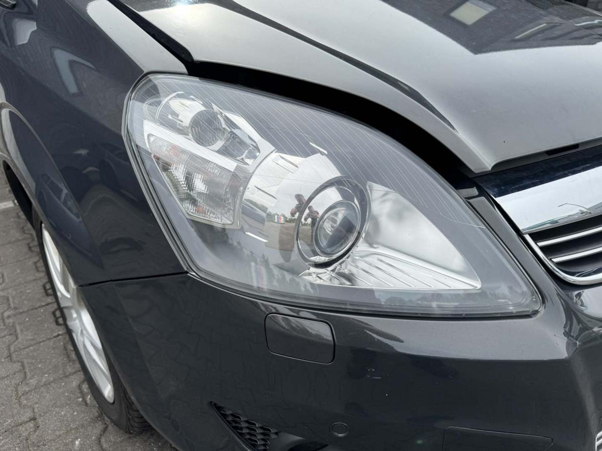 Opel Zafira B Xenonscheinwerfer vorn rechts mitlenkend Facelift Bj.2012